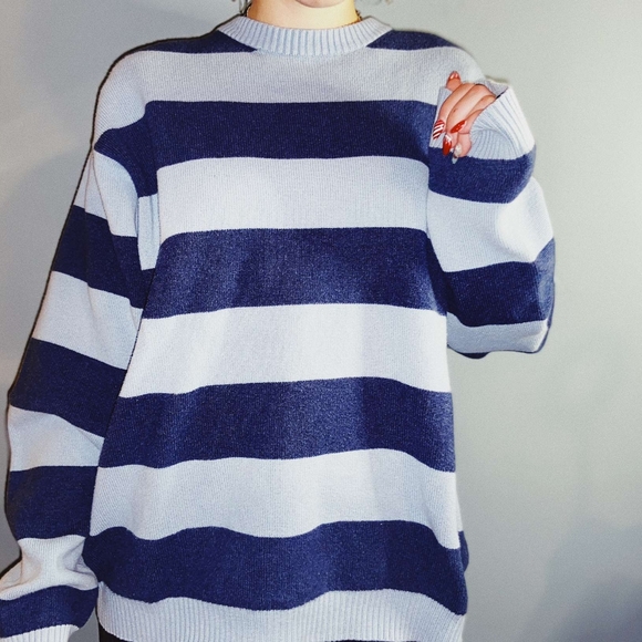 GAP Sweater - Picture 2 of 3